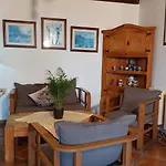 Rustikale Mit Balkon Und Meerblick דירה